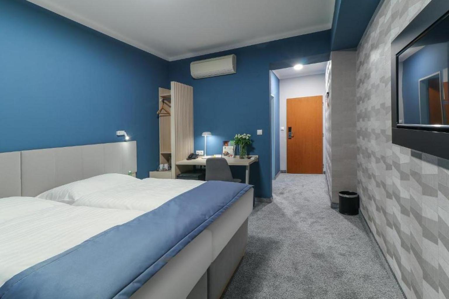 Hotel Karpatia Гуменне Екстер'єр фото
