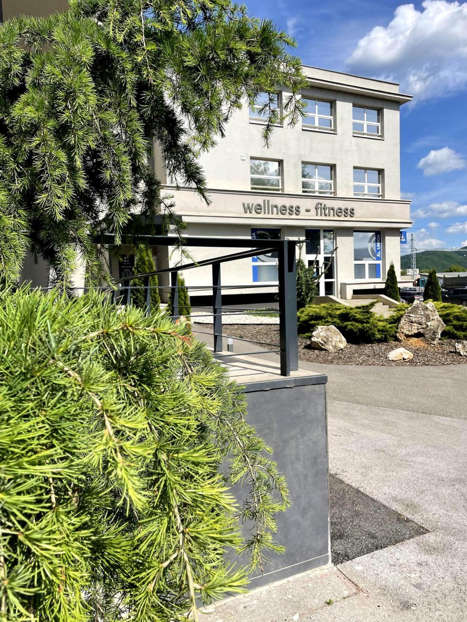 Hotel Karpatia Гуменне Екстер'єр фото