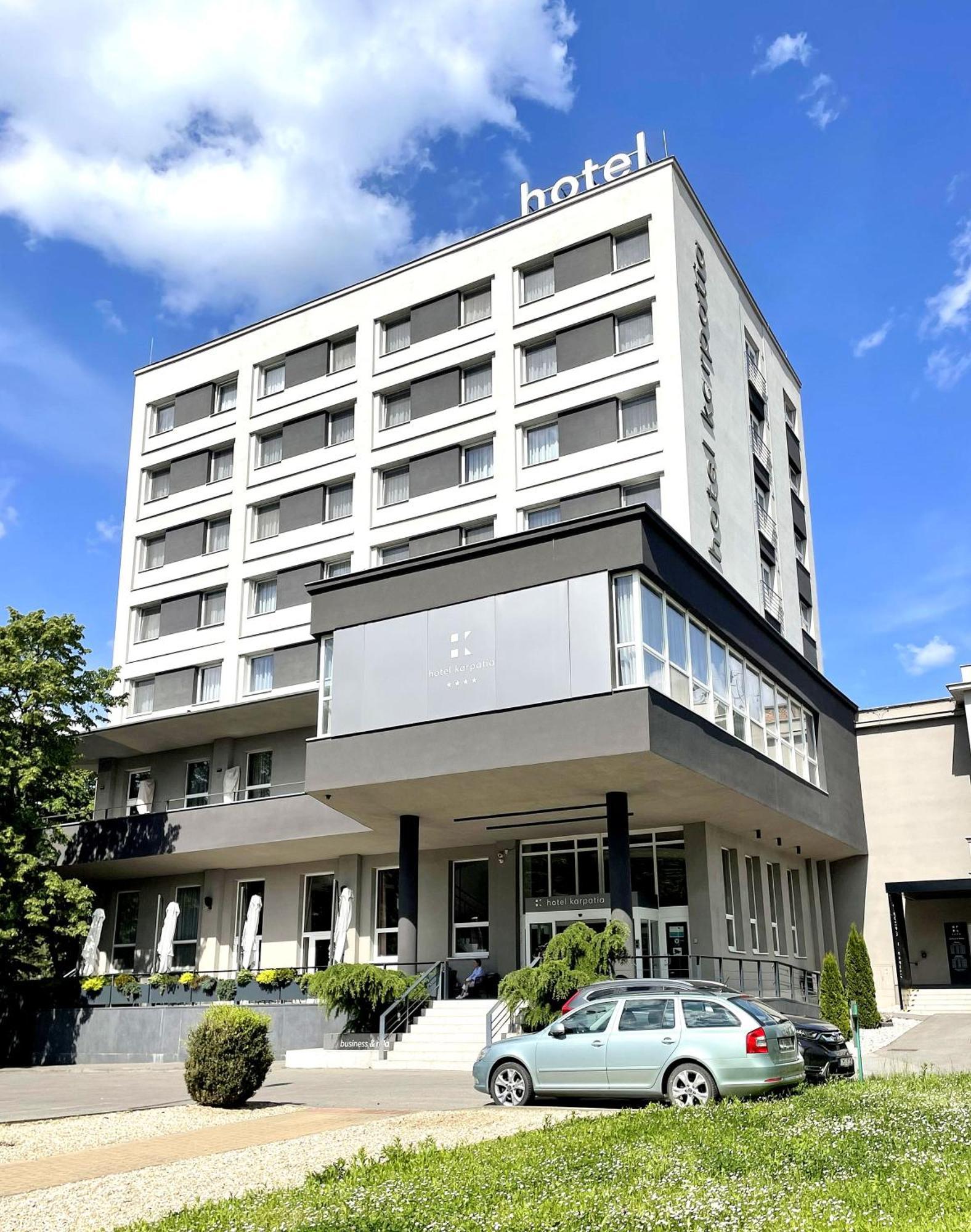 Hotel Karpatia Гуменне Екстер'єр фото