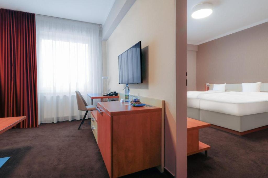 Hotel Karpatia Гуменне Екстер'єр фото