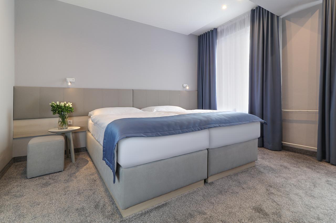 Hotel Karpatia Гуменне Екстер'єр фото