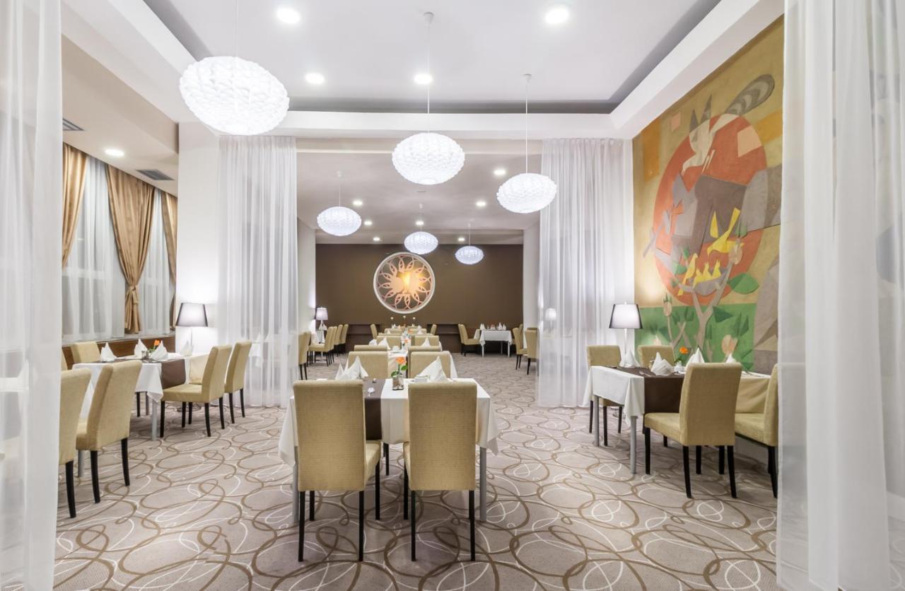 Hotel Karpatia Гуменне Екстер'єр фото